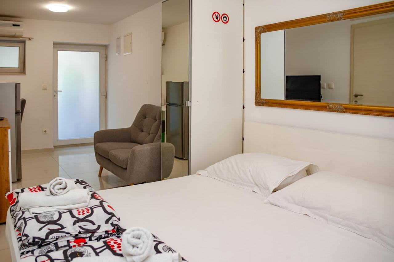 Отель Studio Apartman Сплит Экстерьер фото